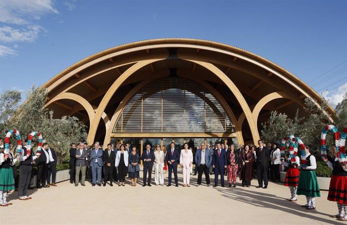 Bodegas Faustino inaugura en Oyón el primer proyecto enoturístico Planeta 1.0 diseñado por Norman Foster