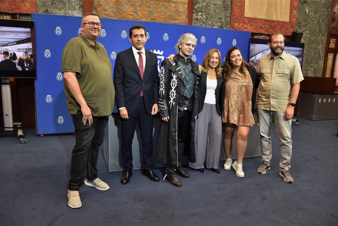 La presidenta del Cabildo de Tenerife, Rosa Dávila (en el centro), en la presentación de resultados de 'TLP Tenerife'