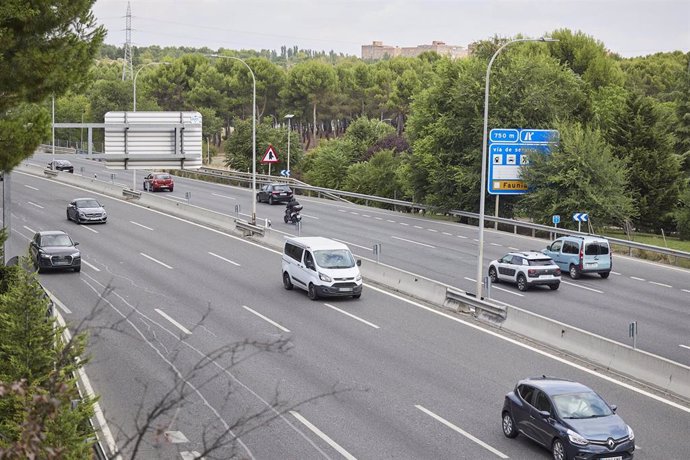 Vehículos en la autovía A-3, a 30 de agosto de 2024, en Madrid (España). La Dirección General de Tráfico (DGT) prevé 4.760.000 movimientos de largo recorrido con motivo de la operación retorno del verano que se pone en marcha desde las 15.00 horas de hoy 