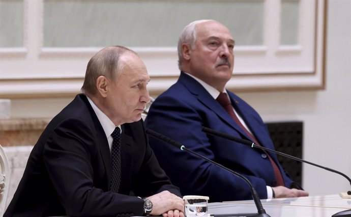 Archivo - May 24, 2024, Minsk, Belarus: Russian President Vladimir Putin, left, and Belarus President Alexander Lukashenko, right, listen to a question during a joint press conference at the Palace of Independence, May 24, 2024, in Minsk, Belarus.