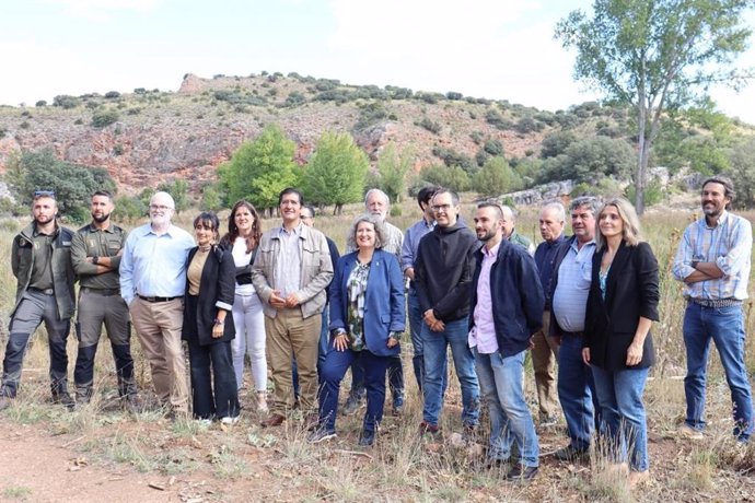 Caballero y Gómez presentan el proyecto de restauración integral del valle ubicado en el espacio protegido Refugio de Fauna de Hazadillas y Era Vieja.