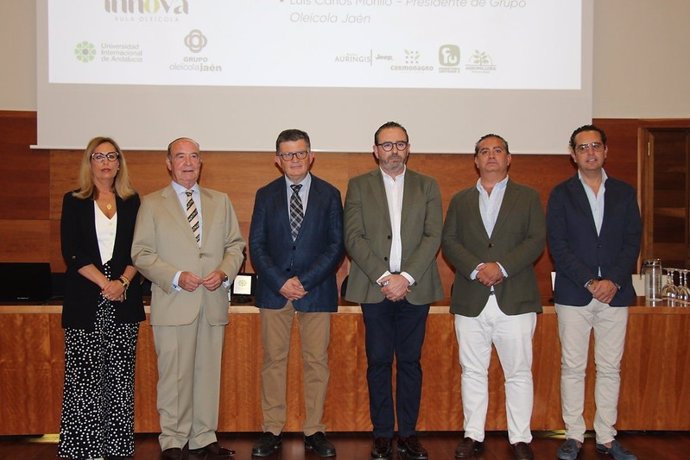 Charla de Manuel Pimentel en el VI Encuentro de Olivicultores.