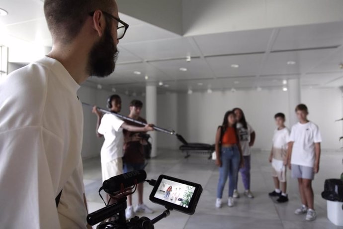 Jóvenes participando en el taller 'Del aula al cine'.