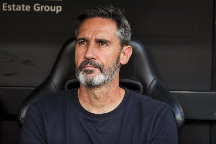 Vicente Moreno, head coach of Osasuna, looks on during the Spanish league, La Liga EA Sports, football match played between Valencia CF and CA Osasuna at Mestalla stadium on September 24, 2024, in Valencia, Spain.