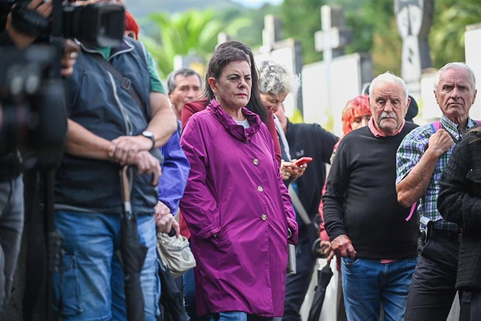 La portavoz en el Congreso de EH Bildu, Mertxe Aizpurua, participa en el acto de homenaje a los militantes de ETA Juan Paredes 'Txiki' y Ángel Otaegi, en Zarautz