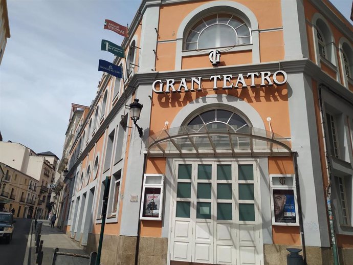 Archivo - Fachada del Gran Teatro de Cáceres