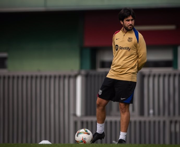 El entrenador del Barça Femení, Pere Romeu, en un entrenamiento