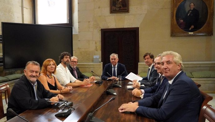 La CES y los sindicatos presentan al Gobierno local de Sevilla y los grupos las propuestas de cara a las cuentas de 2025.