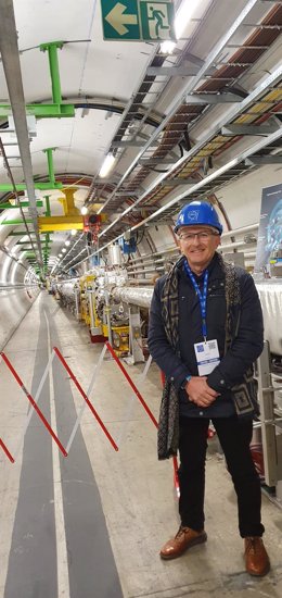 El vicerrector de Investigación y Transferencia de la UGR, Enrique Herrera, en una imagen de archivo en las instalaciones del CERN, en Suiza