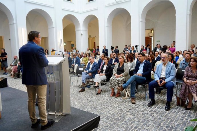 El presidente de la Diputación de Badajoz interviene en el Foro del Municipalismo.