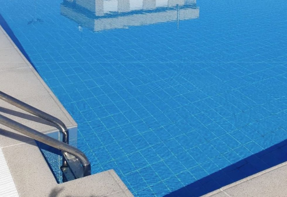 Archivo - Imagen de una piscina.