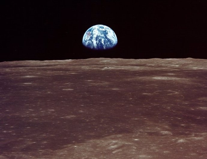 Imagen de la Tierra desde la órbita lunar