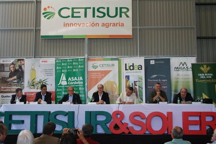 Presidencia del acto organizado por Asaja Córdoba con motivo del inicio del año agrícola.