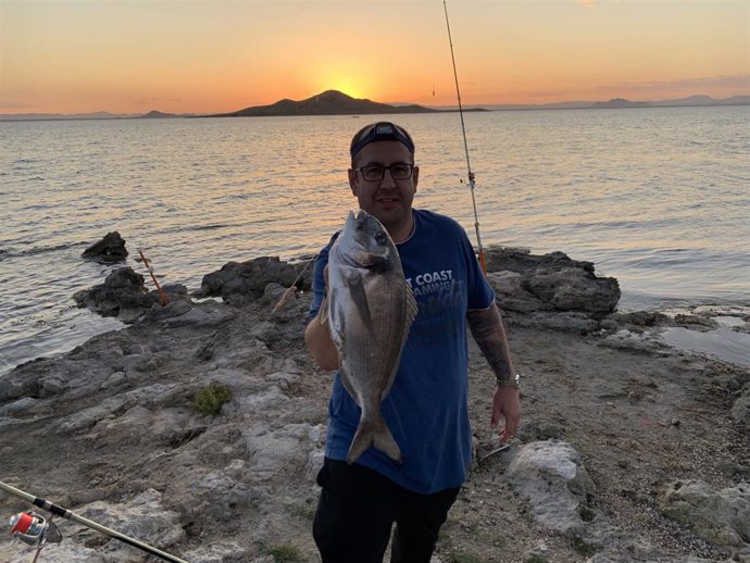 El autor de 'El Mar Menor a tiro de caña', Andrés García Sánchez.