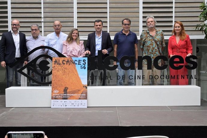 El alcalde de Cádiz, Bruno García, la delegada de Cultura, Maite González, y el director artístico del Festival Alcances, Javier Miranda, en la presentación de este festival de cine