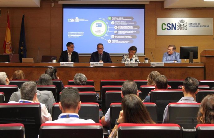 CSN presenta el Carné Radiológico Digital para facilitar gestiones de trabajadores y empresas expuestas a radiaciones.