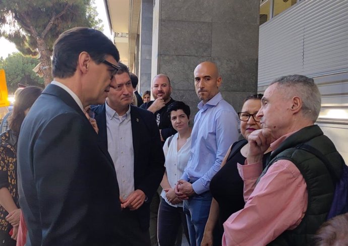 El presidente de la Generalitat, Salvador Illa, visita el CAP Florida Sud