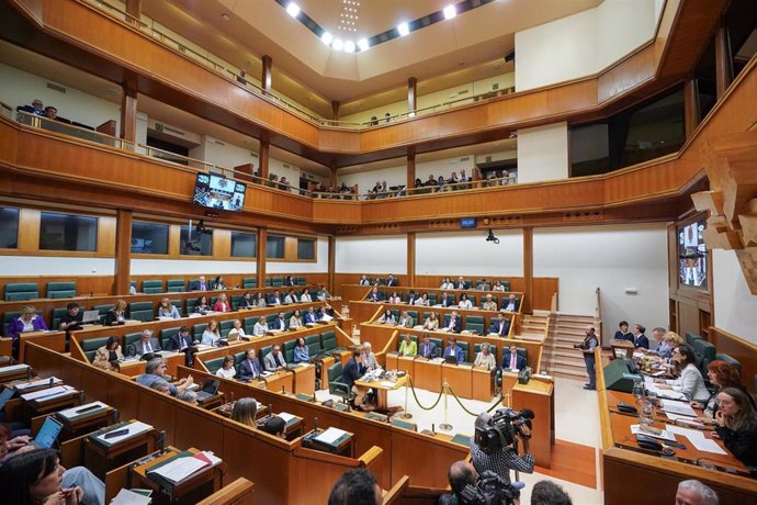 Pleno en el l Parlamento Vasco