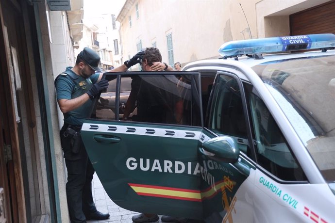 El detenido por matar a su suegra a golpes en la Colònia de Sant Jordi (Mallorca) pasa a disposición judicial en los Juzgados de Manacor