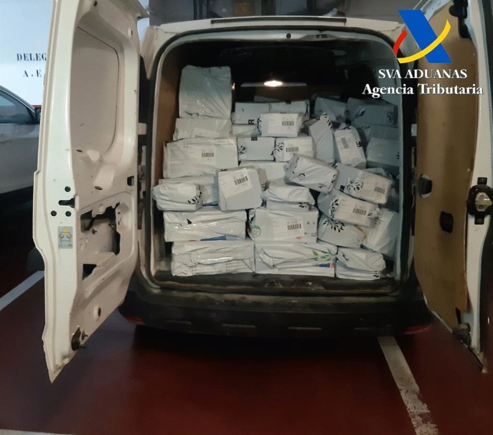 La Agencia Tributaria incauta más de 3,5 toneladas de picadura de tabaco de contrabando hasta agosto
