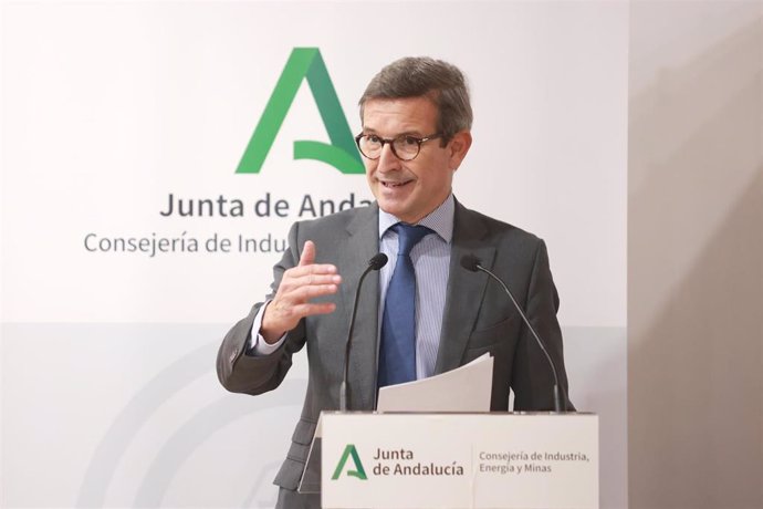 Archivo - El consejero de Industria, Energía y Minas, Jorge Paradela, en una imagen de archivo.