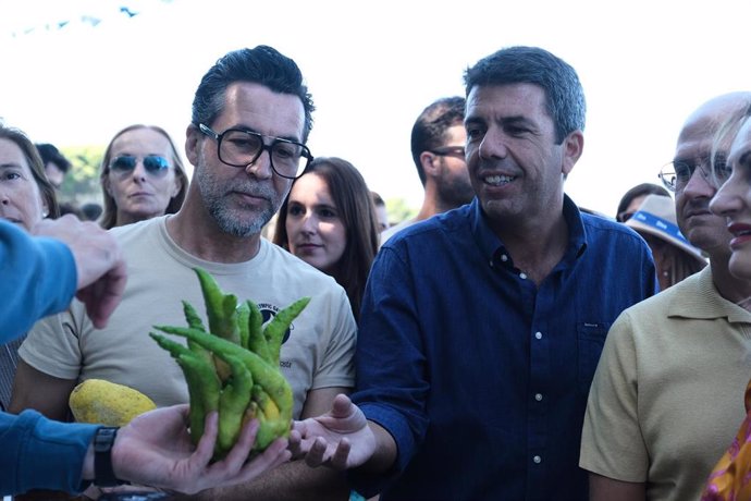 El president de la Generalitat, Carlos Mazón, en el D*na Festival con Quique Dacosta