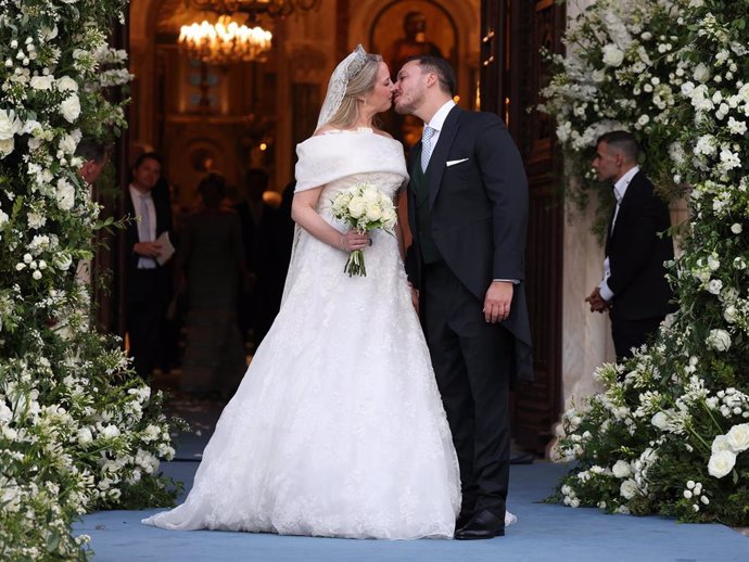 Teodora de Grecia y Matthew Kumar salen de la Catedral de la Anunciación de Santa María convertidos ya en marido y mujer, a 28 de septiembre de 2024, en Atenas (Grecia)    José Ruiz / Europa Press BODA;FAMILIA REAL;GENTE;IGLESIA 28/9/2024