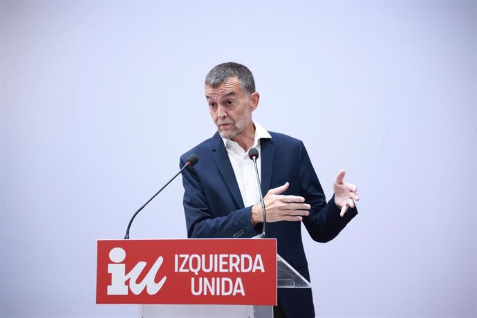 El coordinador federal de Izquierda Unida, Antonio Maíllo, en rueda de prensa. (Foto de archivo).