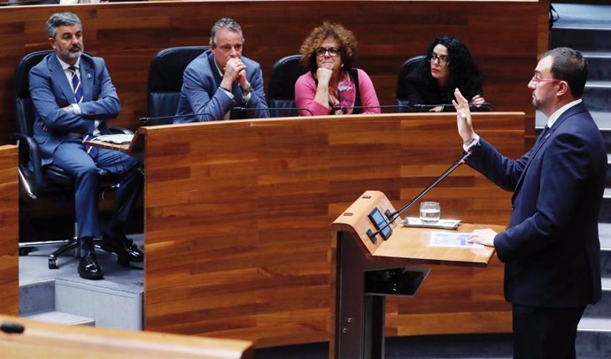 El presidente del Principado, el socialista Adrián Barbón, durante su intervención en el Debate de Orientación Política