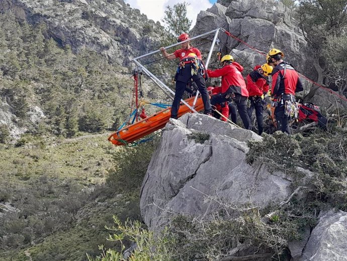 El Grupo de Rescate de Montaña de los Bomberos de Mallorca en acción