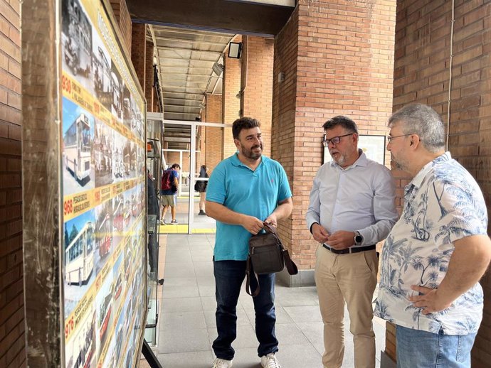 El concejal socialista en el Ayuntamiento Jorge Quero (c).