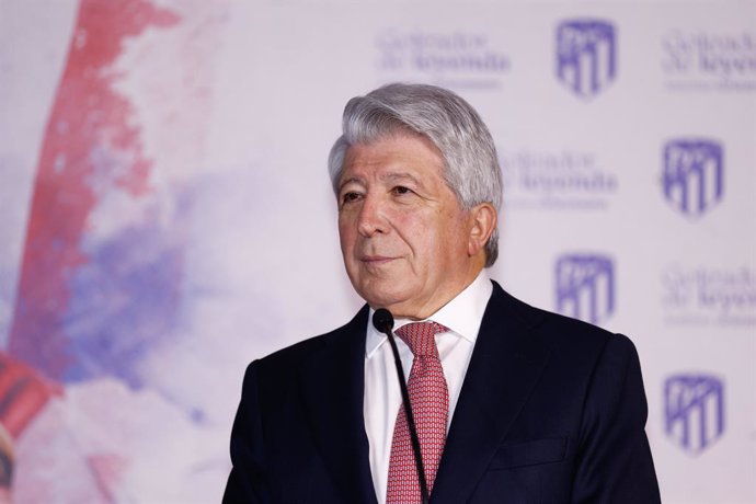 Archivo - Enrique Cerezo attends the photocall during an act tribute to Antoine Griezmann celebrated at Civitas Metropolitano stadium on February 15, 2024 in Madrid, Spain.