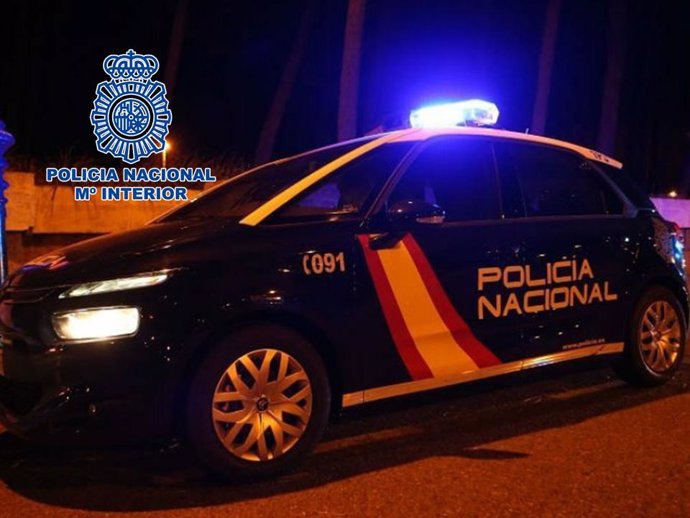 Archivo - Vehículo de la Policía Nacional