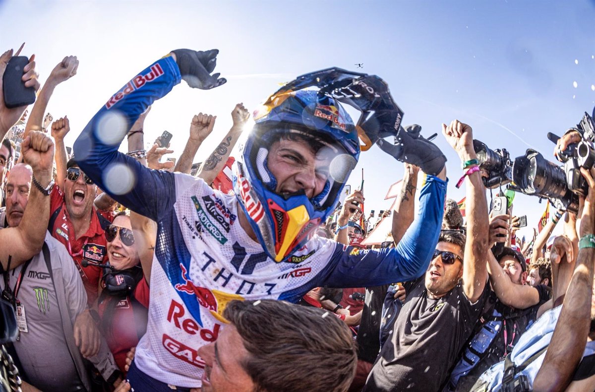 Jorge Prado repeats world motocross title