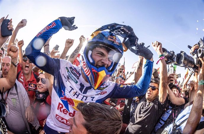 El español Jorge Prado repite título mundial de motocross