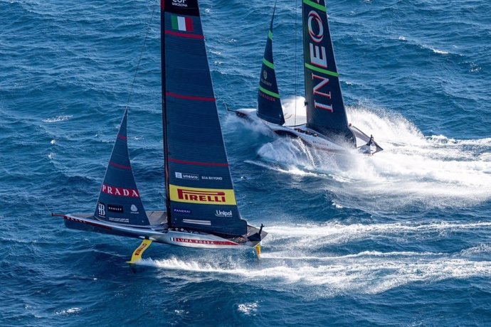 La final de la Louis Vuitton Cup sigue empatada tras cuatro regatas