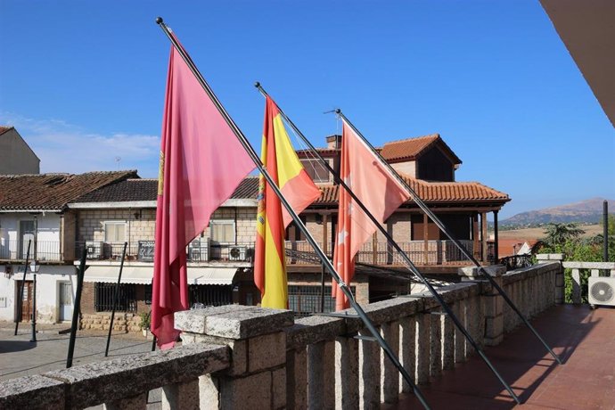 Balcón del edificio consistorial de Pedrezuela