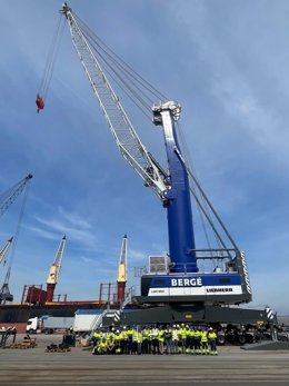 Grúa Liebherr LHM 550 de Bergé en el Port de Tarragona