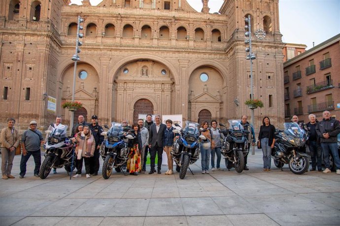 La ruta 'En Busca de la Sonrisa Perdida 2024' empieza repartiendo sonrisas en Alfaro