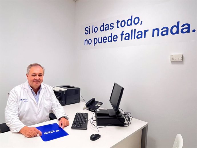 El doctor Antonio Narváez es jefe del servicio de traumatología y cirugía ortopédica del Hospital Vithas Xanit Internacional