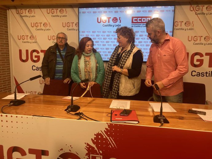 Carlos Sánchez (i), María Soledad García, Isabel Lobato y Raúl Santa Eufemia.