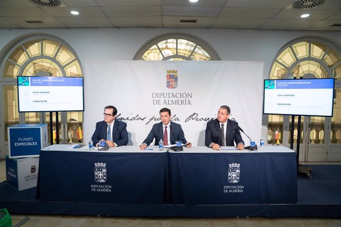 Presentación del Plan de Caminos 2024/2027 de la Diputación de Almería.