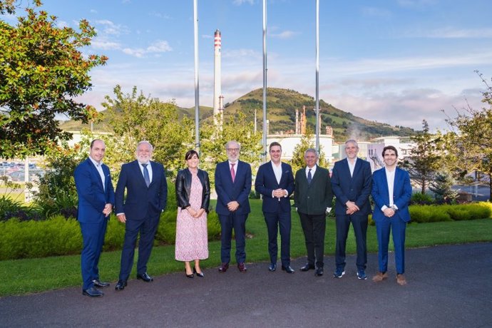 Visita del consejero vasco de Industria, Transición Energética y Sostenibilidad, Mikel Jauregui, a las instalaciones de Petronor en Muskiz