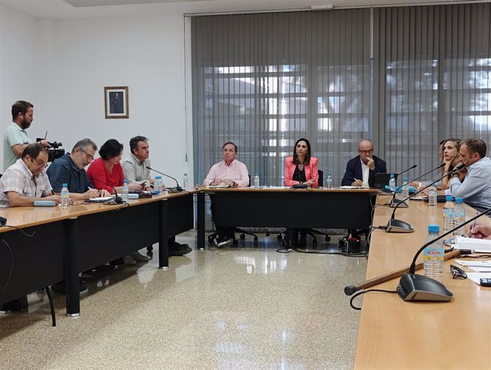 La consejera Sara Rubira en la reunión de la Mesa del Secano