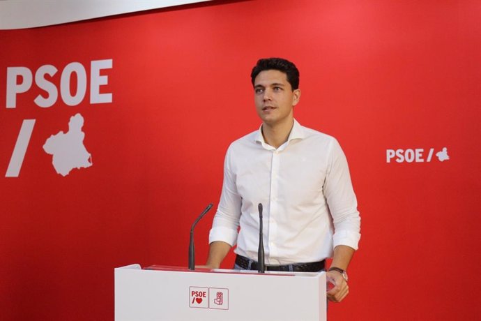 El secretario de Educación, FP, Universidades, Transparencia y Regeneración Democrática del PSOE de la Región de Murcia, Juan Andrés Torres