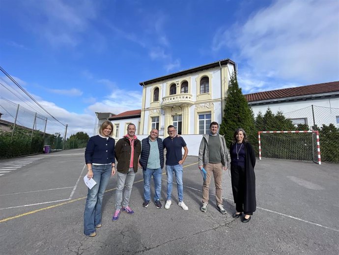 Finalizan las obras de mejora de la escuela de Faes, en Valdesoto.