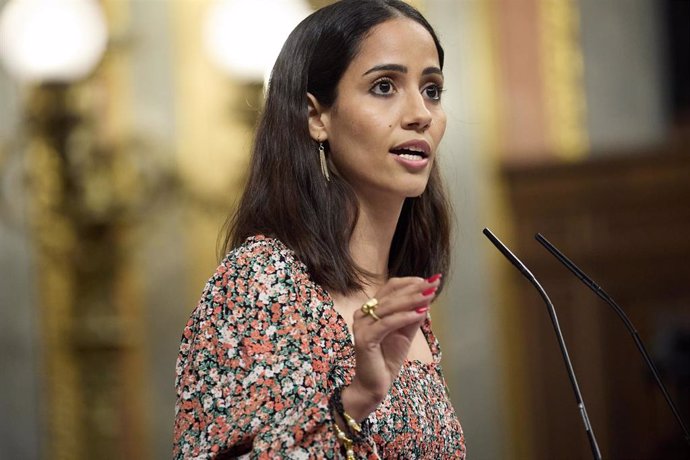 Archivo - La diputada de Sumar Tesh Sidi, durante una sesión plenaria, en el Congreso de los Diputados, a 18 de junio de 2024, en Madrid (España).