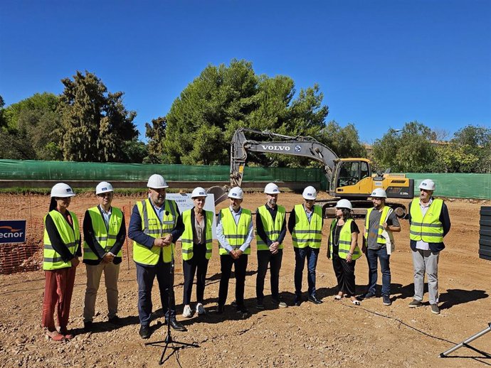 Acto de colocación de primera piedra de la escoleta.