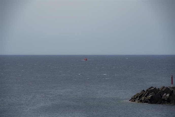 Un barco de Salvamento Marítimo en El Hierro, Canarias (España).