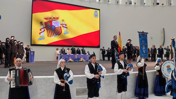 Acto de los Ángeles Custodios en Oviedo.